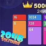 다채로운 카드와 숫자, 왕관 아이콘, 높은 점수, 그리고 2048 SOLITAIRE 텍스트가 있는 이미지