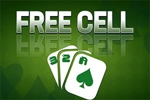 녹색 배경에 FREE CELL이라는 큰 글자와 클럽 모양의 카드 세 장이 있는 이미지
