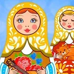 두 개의 러시아 마트료시카 인형이 각각 꽃과 고양이를 안고 있는 모습