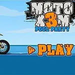 헬멧을 쓴 오토바이 운전자가 푸른 바다를 배경으로 바이크를 타고 있는 모습과 PLAY 버튼이 있는 화면