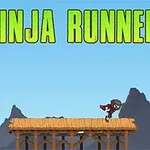 닌자가 나무 다리 위를 달리는 모습과 NINJA RUNNER라는 글자가 있는 이미지