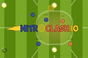 녹색 축구 경기장 배경에 다채로운 공들과 NITRO CLASH