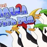 여러 색상의 모자를 쓰고 있는 다섯 마리의 펭귄들이 하늘을 배경으로 줄지어 있는 모습