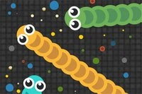유명한 Slither.io의 새로운 버전을 즐기세요!
